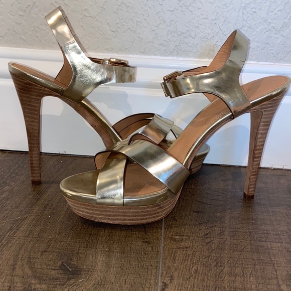 gold coach heels/gold heels by coach - Picture 3 of 6